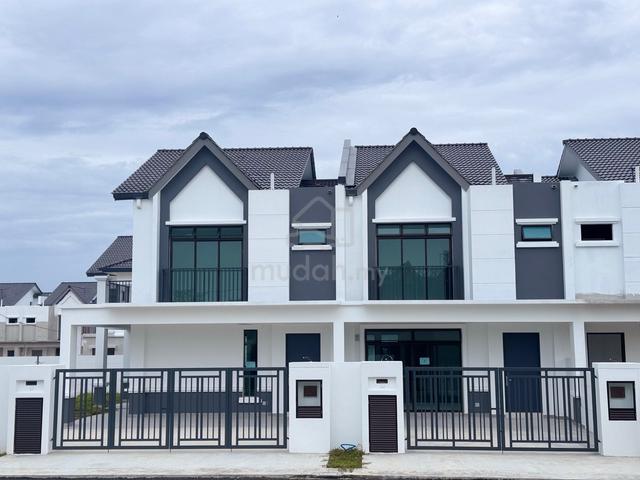 Near Seri Austin & Taman Daya , New House ,Kitchen Fully Extended 1
