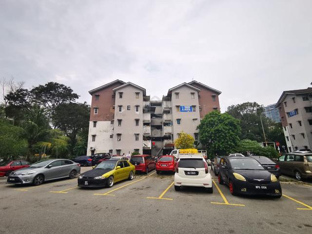 Apartment Wawasan 1