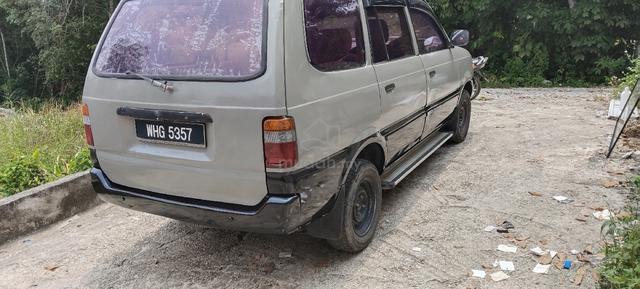 Toyota UNSER 1.8 GLI (M) - 2