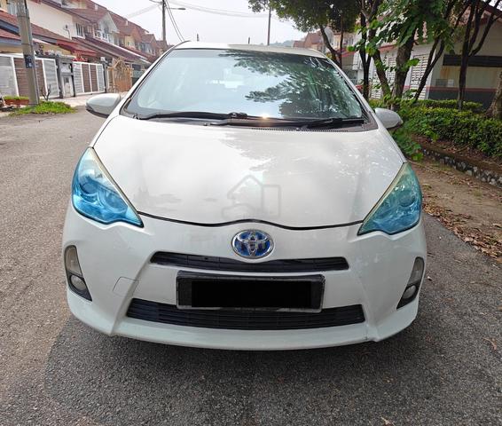 2013 Toyota PRIUS C 1.5 (HYBRID) NHP10R (A) - 2