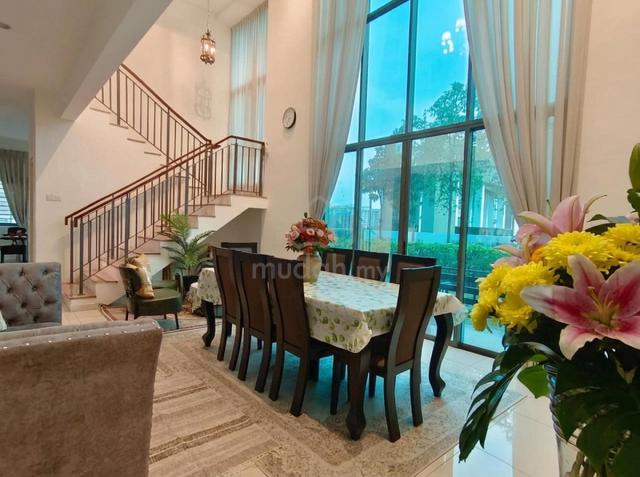 Lake Point Residence 1