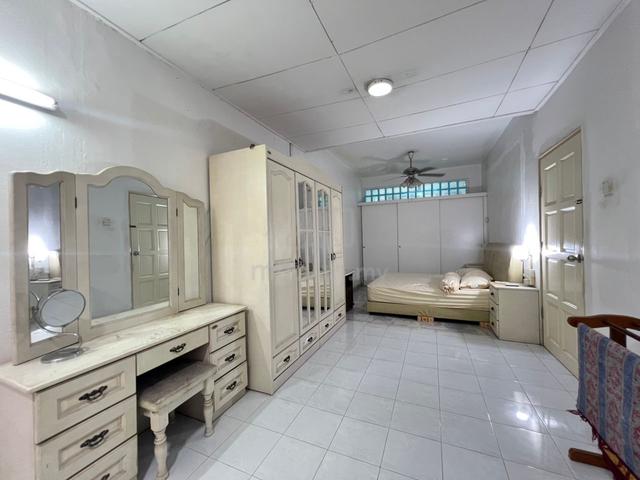 [CORNER LOT] USJ 6, Subang Jaya, 1.5 Storey, Great Location, Freehold 5
