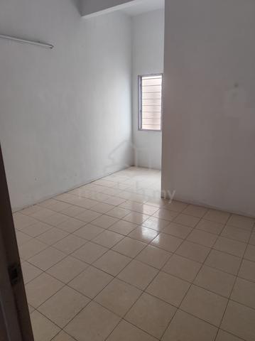 Rumah Teres 3 Tingkat (7 bilik, 5 tandas) Taman Intan Setia, Tg Malim 4