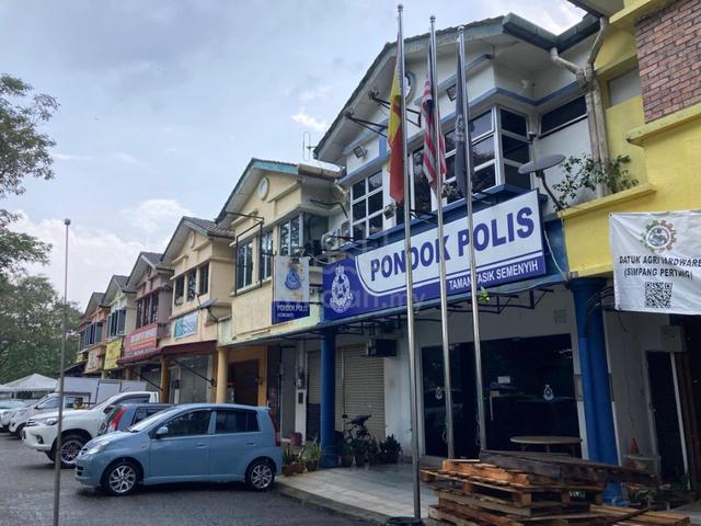 Taman Tasik Semenyih Jalan Broga Semenyih 2 Storey Shop Lot 1