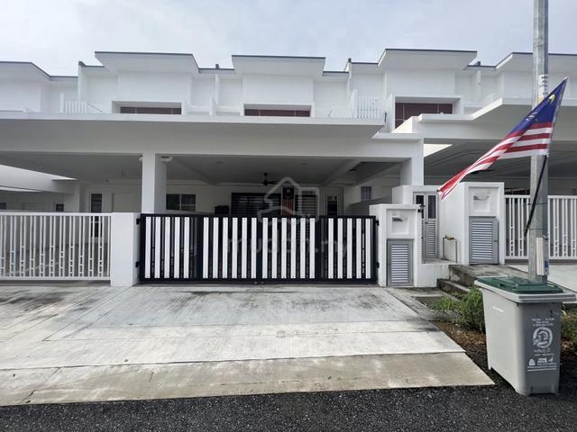 Renovated Double Storey Superlink Terrace @ Damaris Ara Sendayan 1