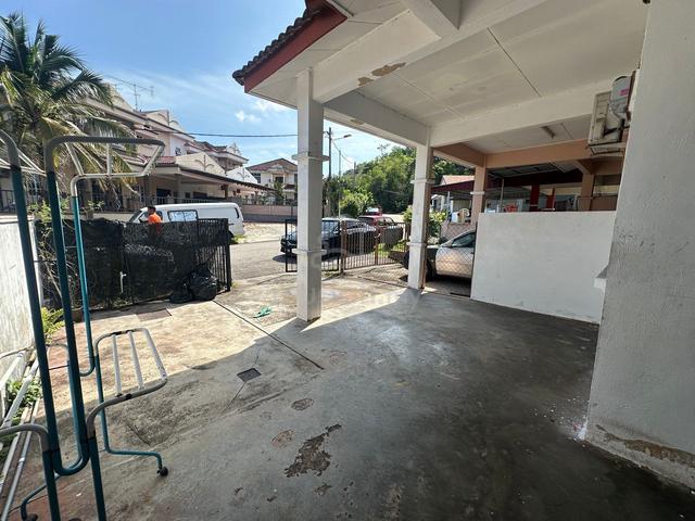 [FREEHOLD/ADA TANAH BELAKANG]]teres Setingkat Taman Bukit Cheng MELAKA 1