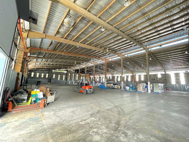 Warehouse Batu 11 Bandar Sungai Long Near Balakong (Q2692) 1