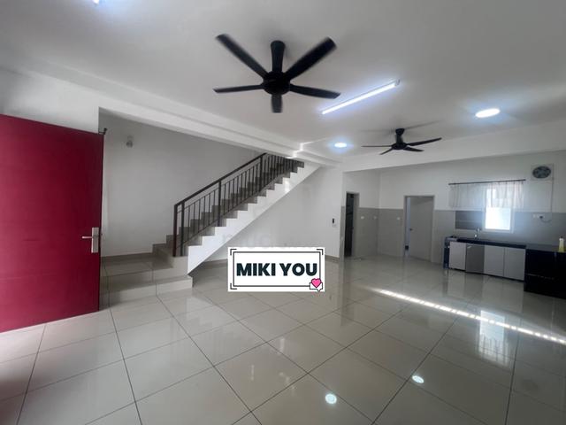 【Partly furnish】bandar rimbayu Starling, 2 storey house for rent 1