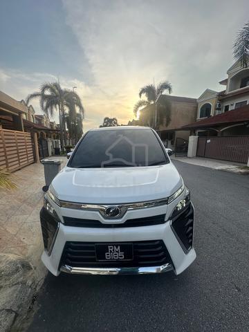 2019 Toyota VOXY 2.0 ZS KIRAMEKI II (A) - 2