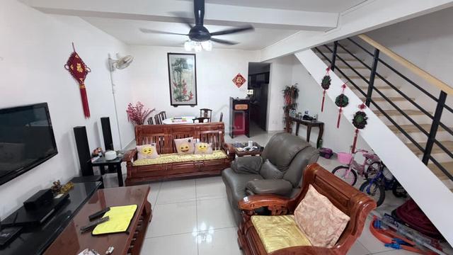Renovated Double Storey Terrace In S2 Garden Avenue For Sale 1