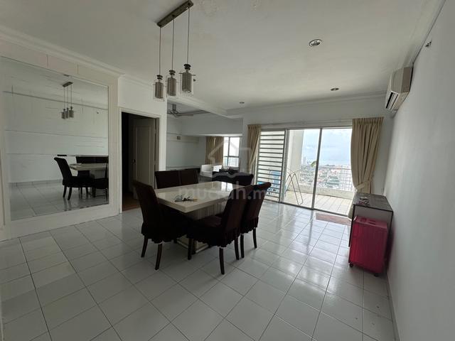 University Place (Plaza Ivory) 1