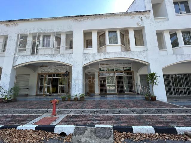 College Heights Shop Lot Mantin/Pajam 1