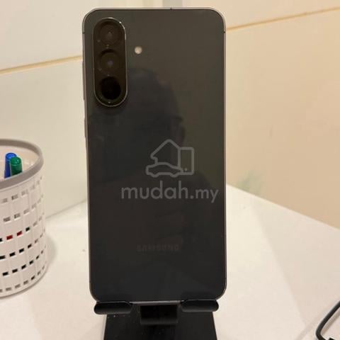 Samsung Galaxy A56 5G 256 GB - photo 2 of 2