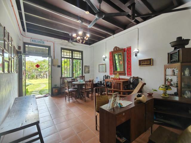 Vintage Heritage Peranakan 2 Storey Terrace Limbongan Melaka Tengah 1