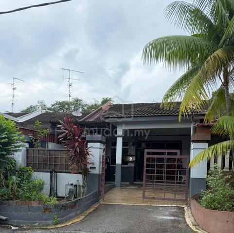 Single Storey Terrace House @ Taman Puteri Wangsa, Ulu Tiram 1