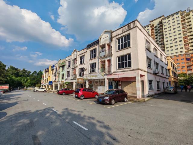 Facing open 3-storey shoplot Endlot Taman Damai Mewah Kajang 1