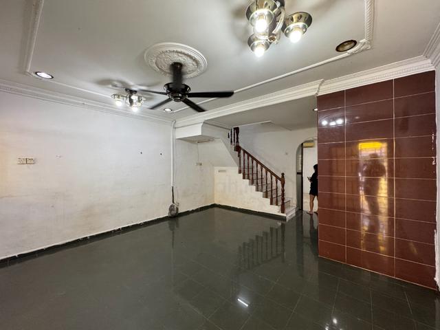Taman Klang Utama 2 Storey Terrace For Rent 1