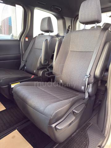 2023 Toyota VOXY 2.0 S-G (A) - 5