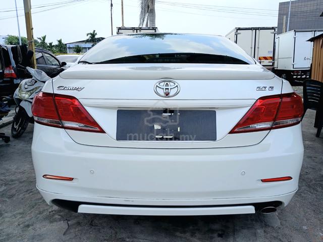 2010 Toyota CAMRY 2.0 E FACELIFT (A) - 4
