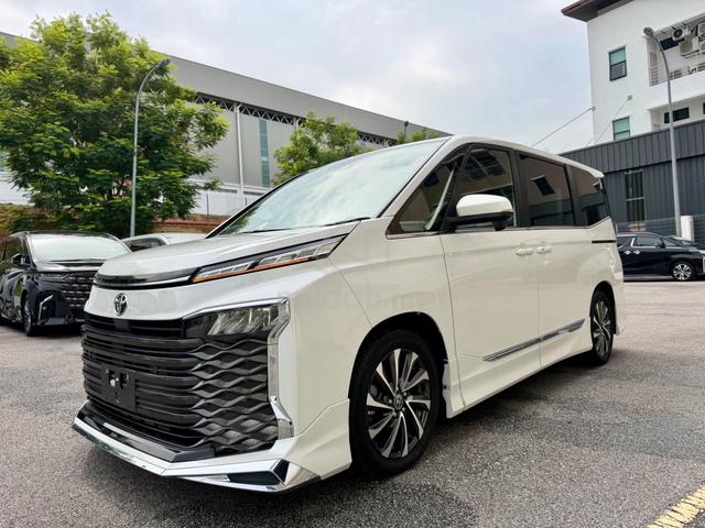 2022 Toyota VOXY 2.0 SZ FACELIFT MODELISTA BODYKIT - 1