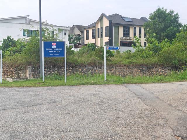 [Near Alamanda] bunglow lot for sale 1