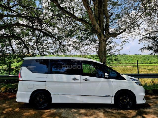 Nissan Serena 2.0 Premium Highway Star LeatherSeat - 3