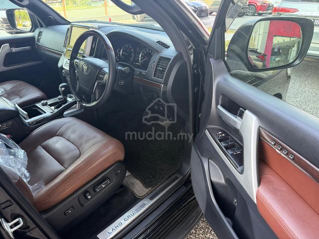 2017 Toyota L/C 4.6P ZX CBA-URJ202W (A) - 3