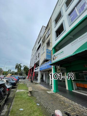 [Facing Main Road] Kota Kemuning Vanilla 4sty shoplot 22*75sqft 1