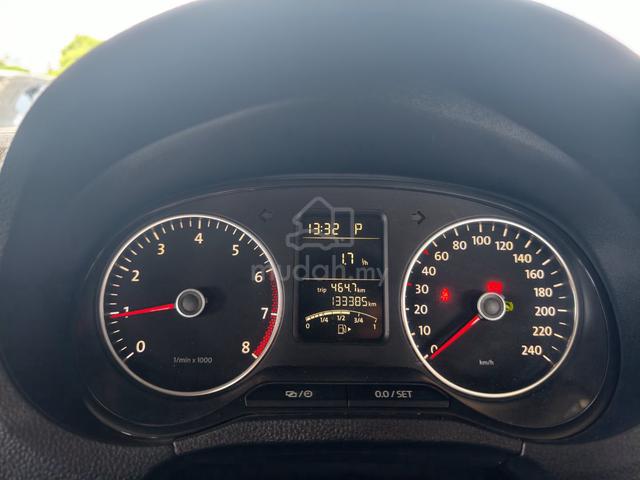 2015 Volkswagen POLO 1.6 FACELIFT (A) - 4