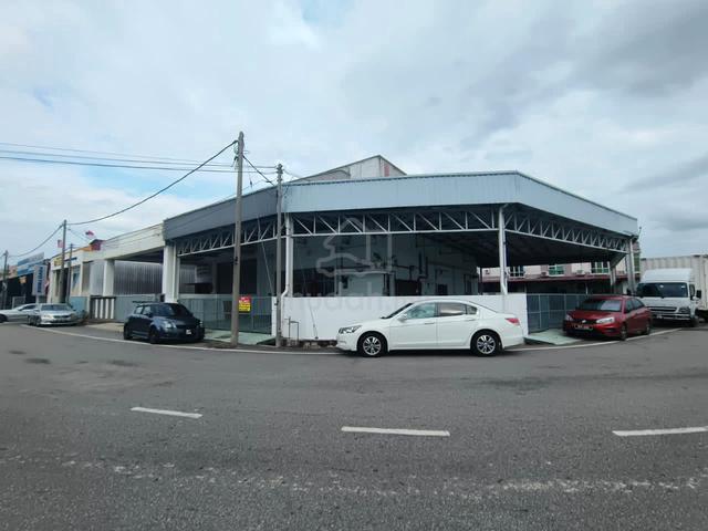Corner lot Factory Warehouse at merdeka permai 1