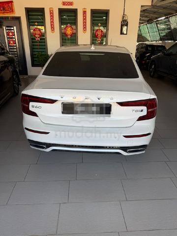 2020 Volvo S60 T8 R-DESIGN 2.0L (A) - 4