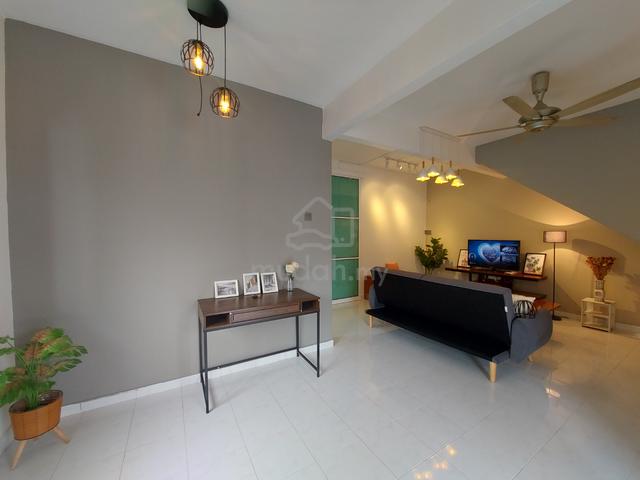 [Immediate Move In] Homestay-Furnished Townhouse, Kota Laksamana 1