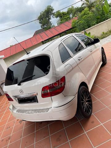 Mercedes Benz B180  - 5
