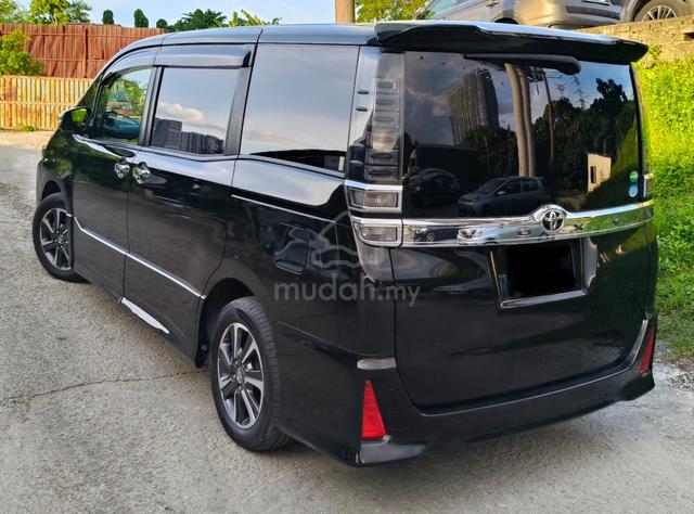 2019 Toyota VOXY 2.0 ZS KIRAMEKI II 🔥ORI PAINT🔥 - 4