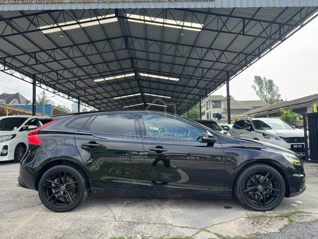 2018 Volvo V40 2.0 T5 R-DESIGN REVERSE CAMERA ORI - 3