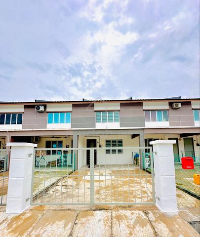 RUMAH CANTIK DUA TINGKAT UNTUK DISEwa🏠 1