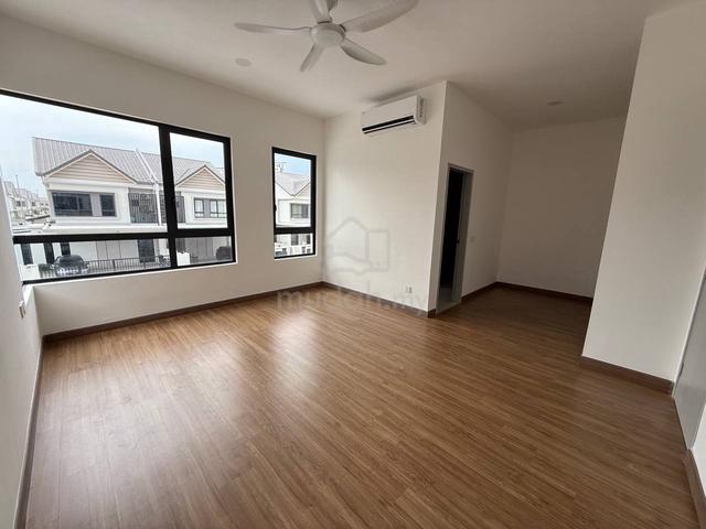 Dual Key Upstairs Semi Detached Park Home Sejati Lakeside 2 Cyberjaya 1