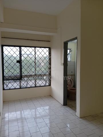 Api-Api Apartment 1