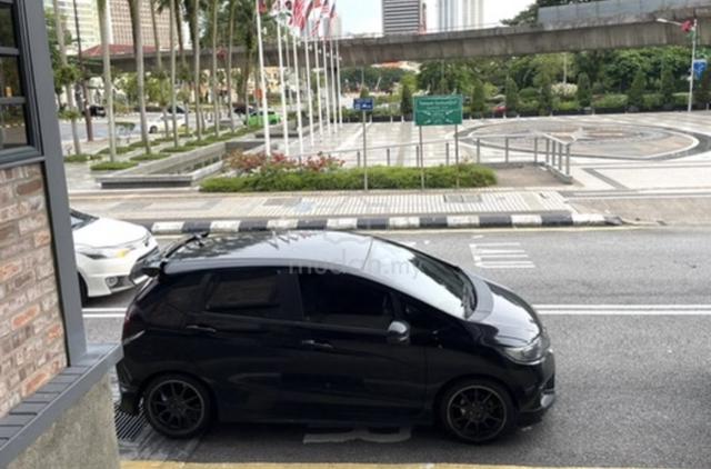 2016 Honda JAZZ 1.5 V (A) - 3