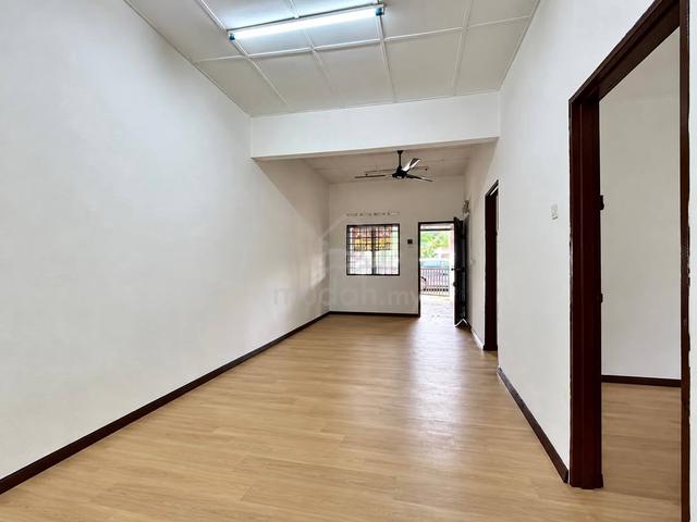 Untuk Dijual Rumah Setingkat Taman Banting Baru 1