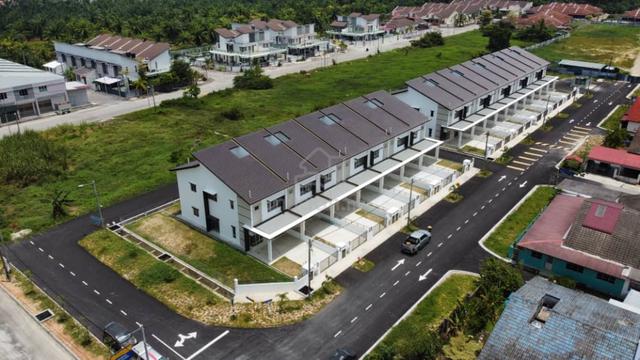READY Unit Double Storey 20'x91' Non Bumi Lot, FULL LOAN Sabak Bernam 5
