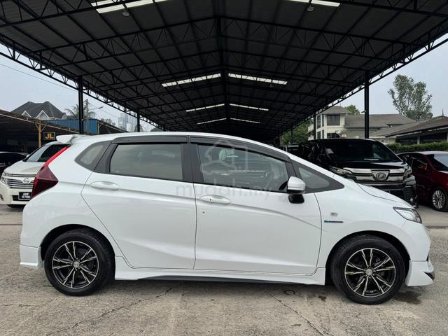 2018 Honda JAZZ 1.5 HYBRID FULL SERVICE FULL LOAN - 3