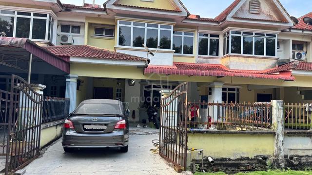 2 Tingkat Taman Universiti, UTHM Parit Raja 1