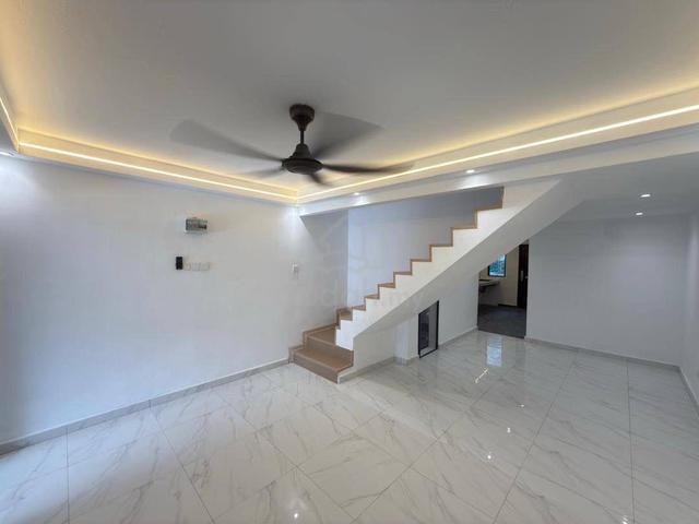 Permas double storey low cost renovated 3beds freehold 1
