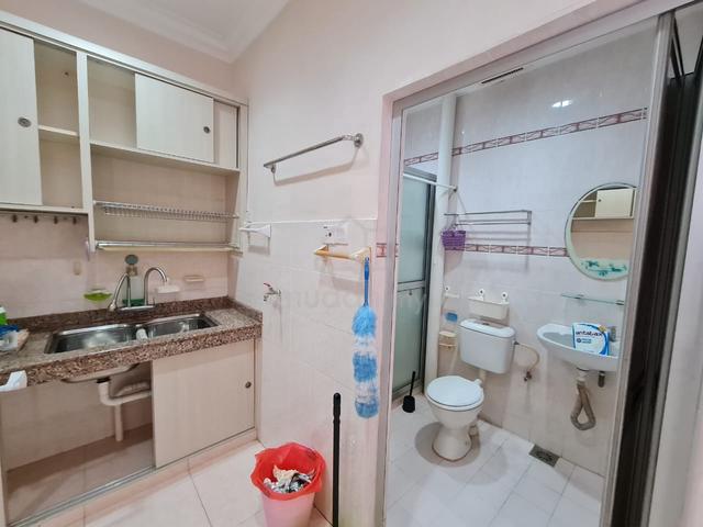 fully renovate 1st floor town house taman bukit cheng below bank value 1