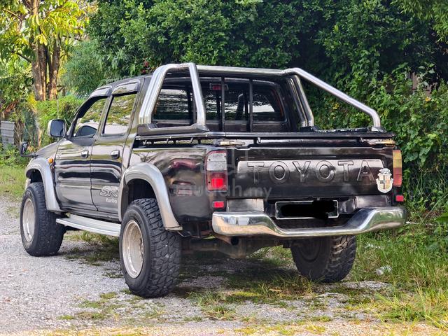 2004 Toyota HILUX 2.5 SR Turbo (M) - 2