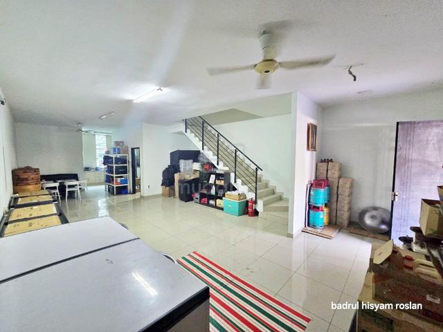 GOOD OFFER 2 Storey House Bangi Avenue 2 Seksyen 6 FREEHOLD 4R 4B 1