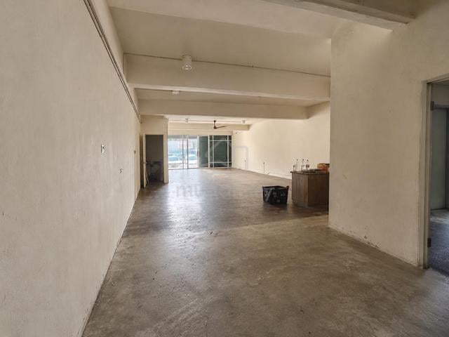 taman molek 2/1 groundfloor shoplot 24x80 retail f&b showroom office 1