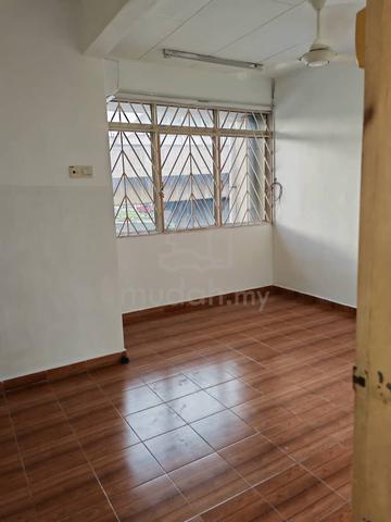 Double storey terraced house (Taman bukit maluri) bandar menjalara 3