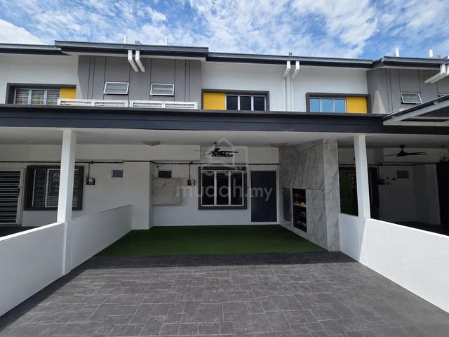 RENOVATED PARTLY furnish Double Storey Kita Harmoni Cybersouth Dengkil 1